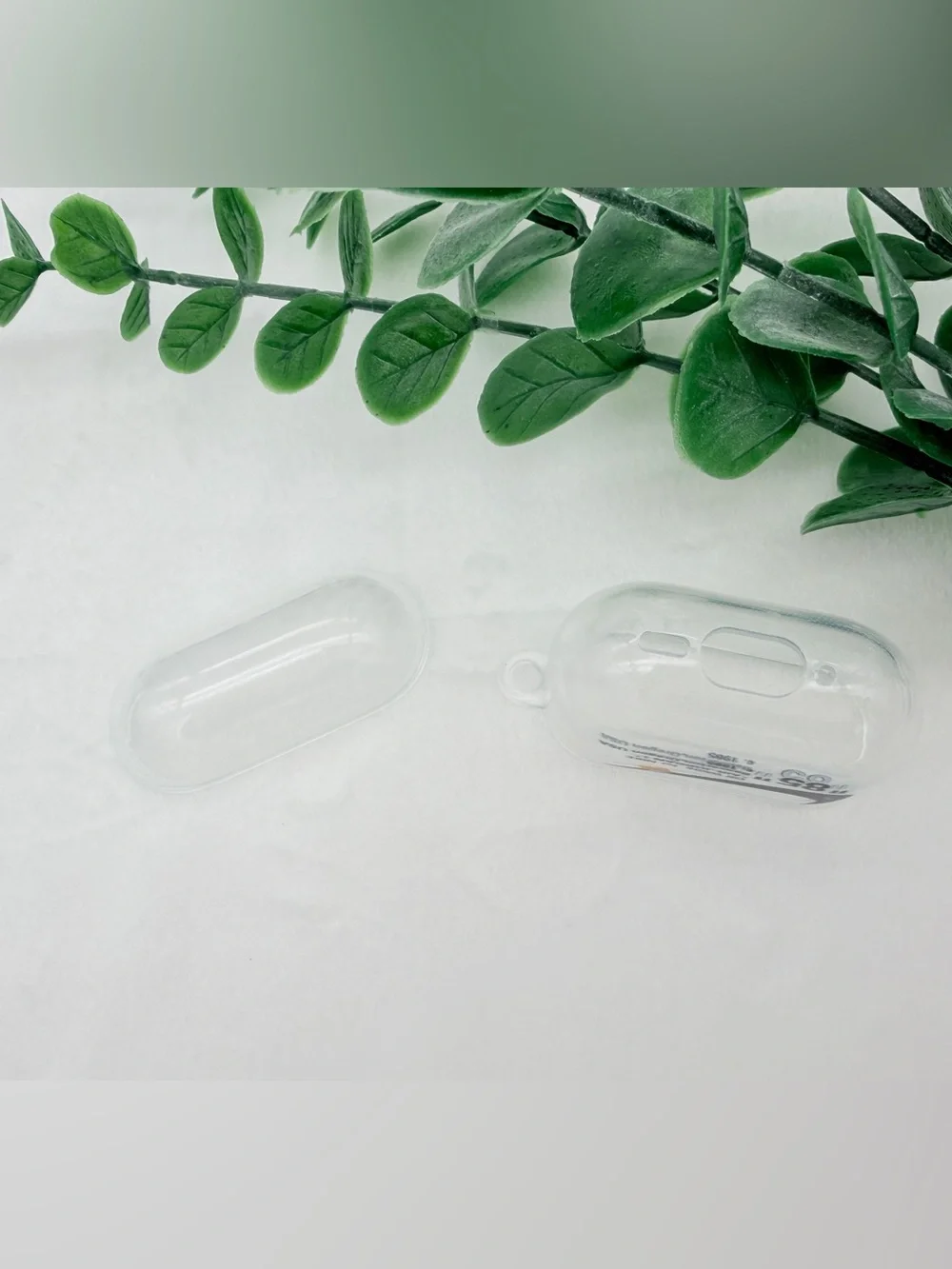 Off-White x Nike AirPods 4 Case with Lanyard - Clear